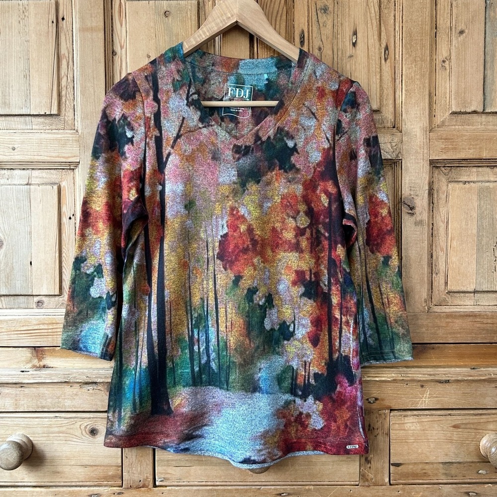 FDJ Lightweight VNeck Pullover Longsleeve Sweater Artsy 3/4 Sleeve‎ Womens Sz XS
